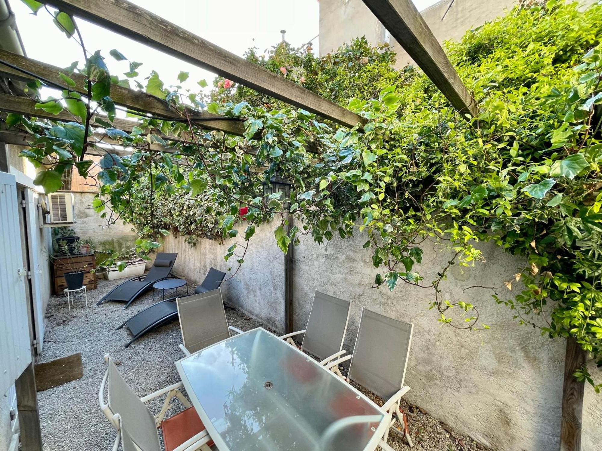 Chaleureux Rdc 49 M2 Avec Jardin